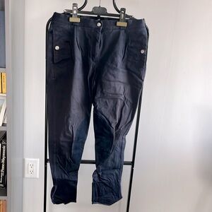 Mark Todd UK ladies breeches. Size M. excellent condition. Navy blue